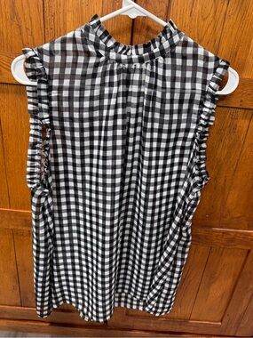 Who What Wear Black & White Gingham Ruffled Sleeve Mock Neck Top